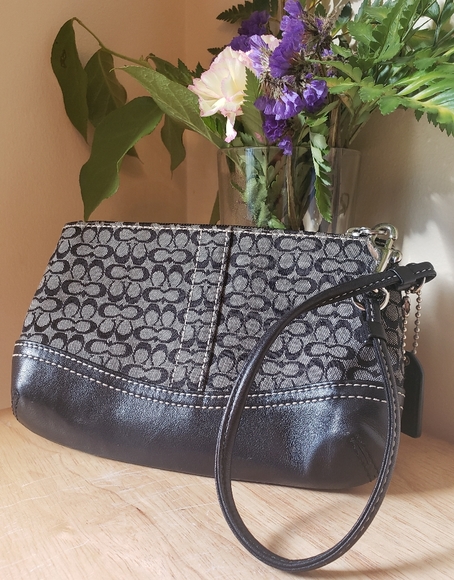 Authentic Coach Wristlet - Picture 11 of 11